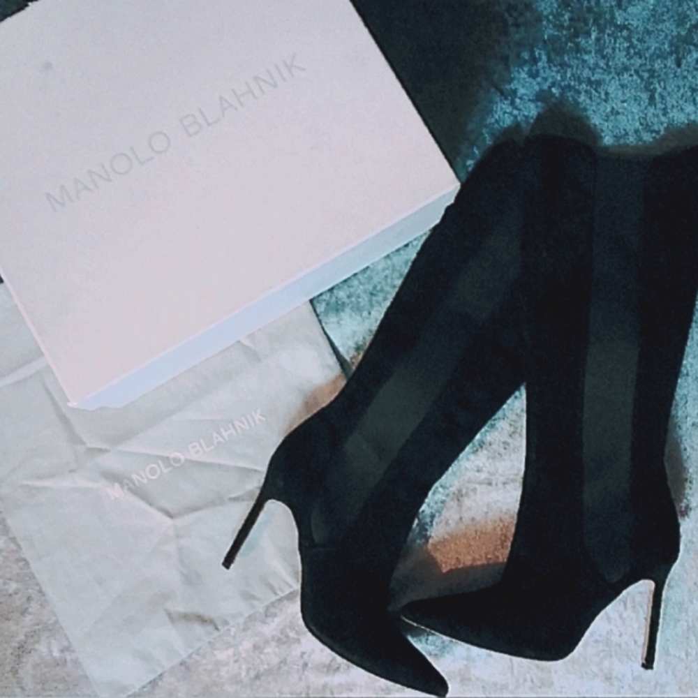 Manolo Blahnik PAMFILO Stretch-Suade Knee Boots